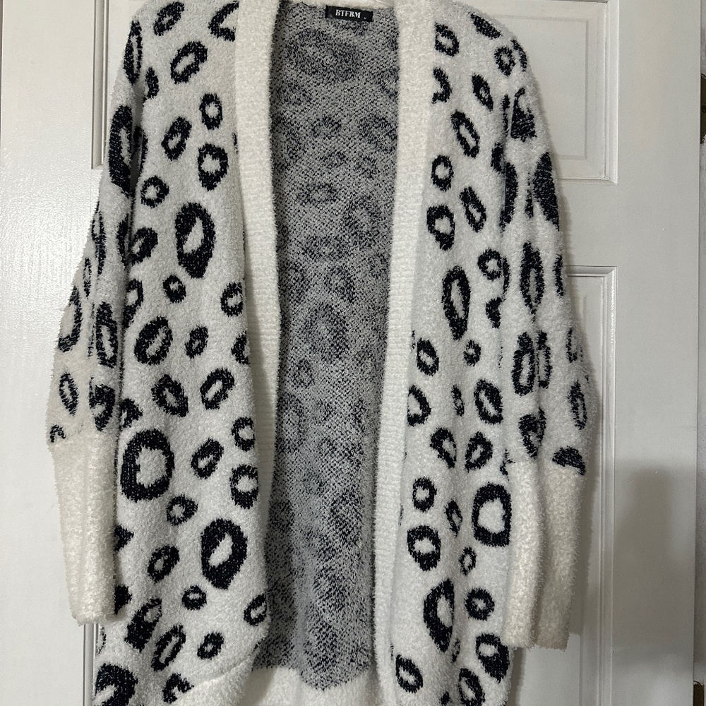 Black and white leopard cheetah print sweater